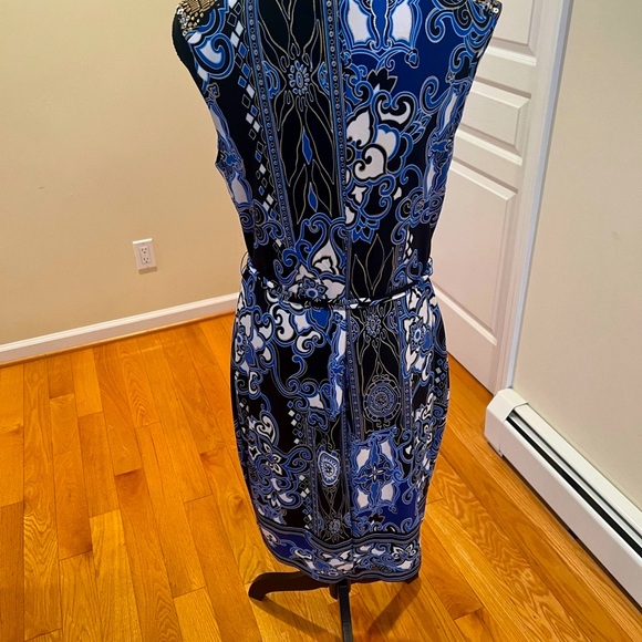 Cache elegant dress with beaded shoulders and nice belt size L  timeless piece - Picture 7 of 15